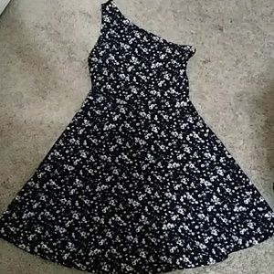 One shoulder dress 👗